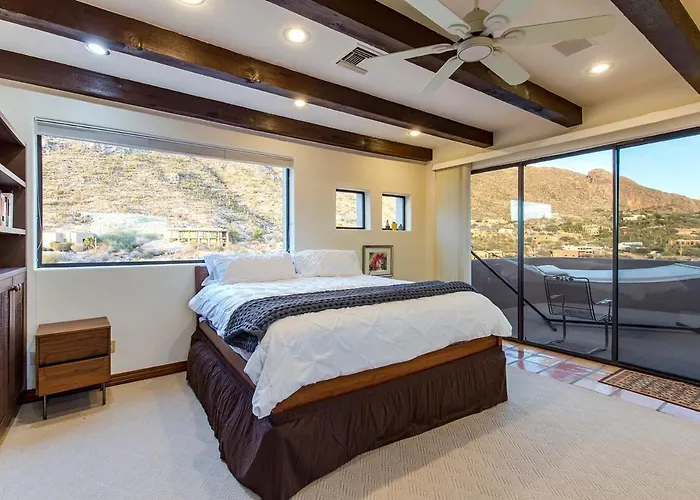 The Schloss 5bd Hilltop Estate *