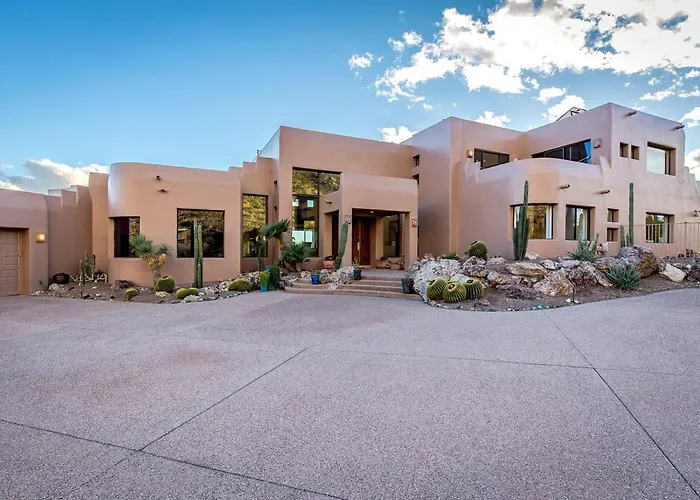 The Schloss 5bd Hilltop Estate * Tucson